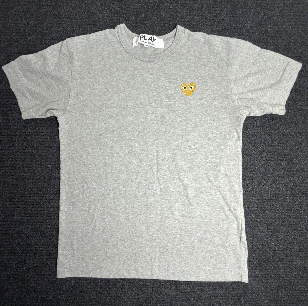 Comme des Garcons PLAY Gold Heart Logo Gray T-Shirt Size M Authentic CDG